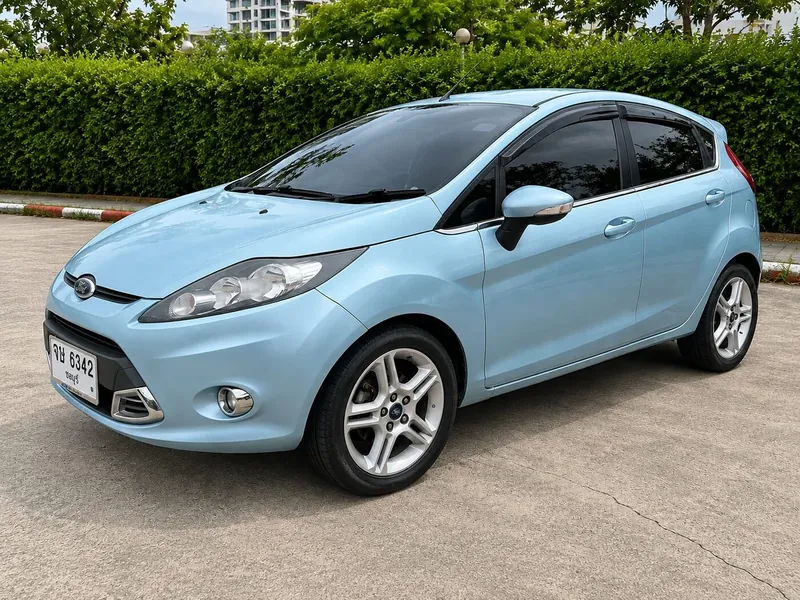 Ford Fiesta 2012 · хэтчбек