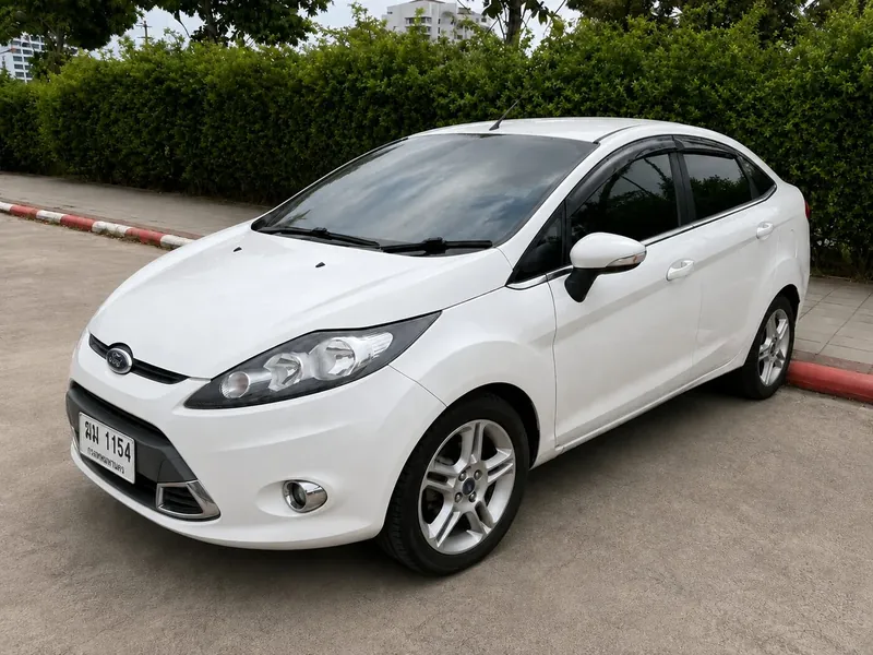 Ford Fiesta 2012 · седан