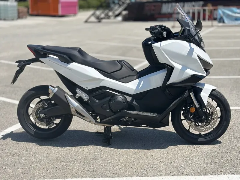 Honda Forza 750